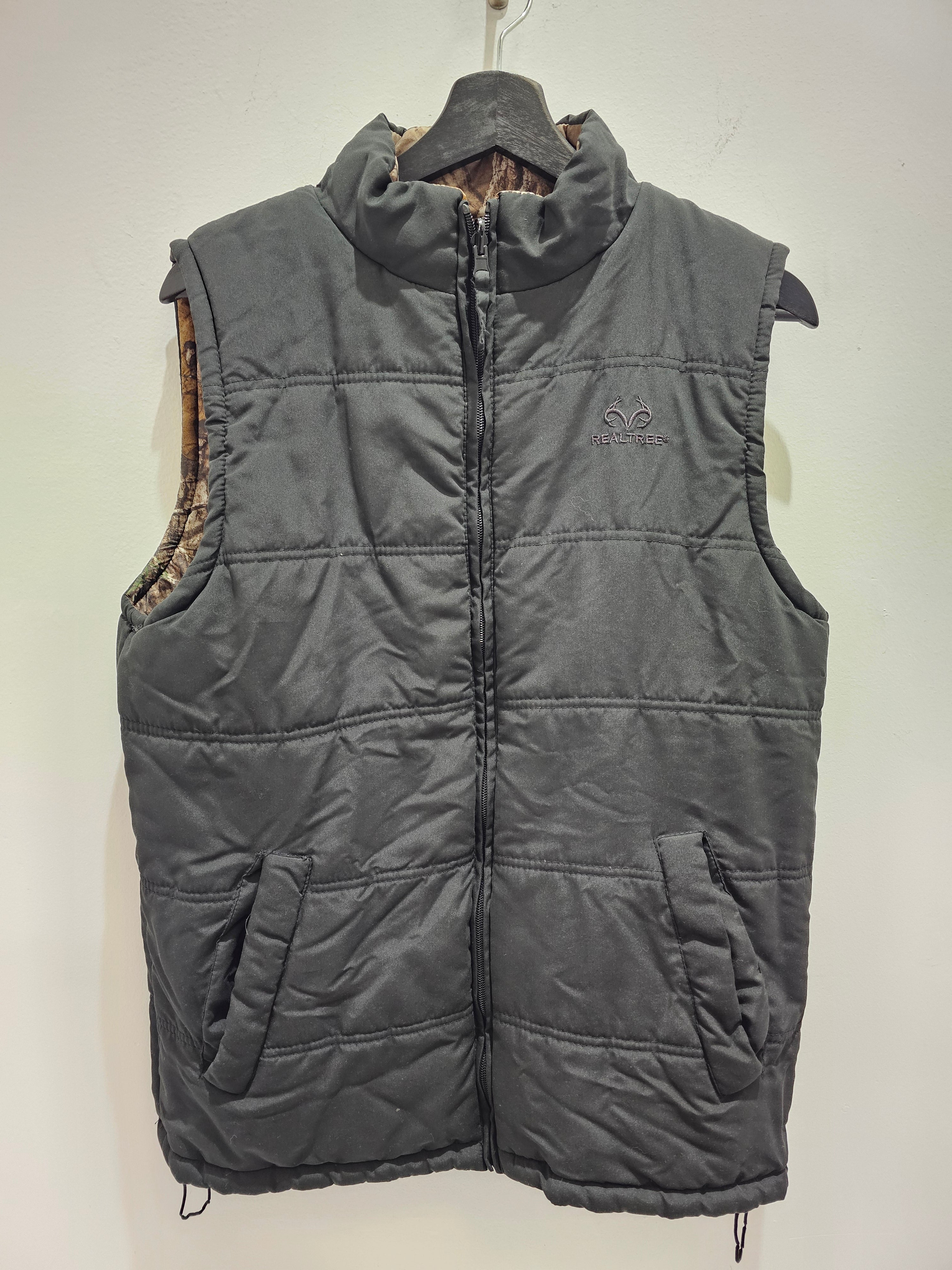 Realtree Camouflage reversible zipup puffer windbreaker vest